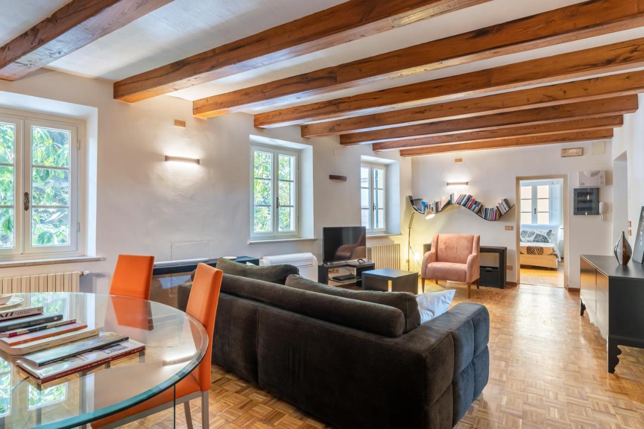 Piazza Napoleone Lovely Central Apartment Лукка Екстер'єр фото