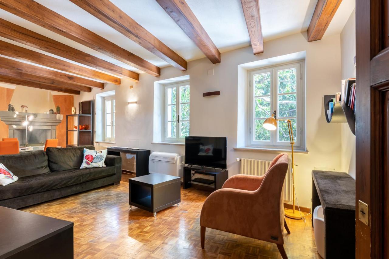 Piazza Napoleone Lovely Central Apartment Лукка Екстер'єр фото